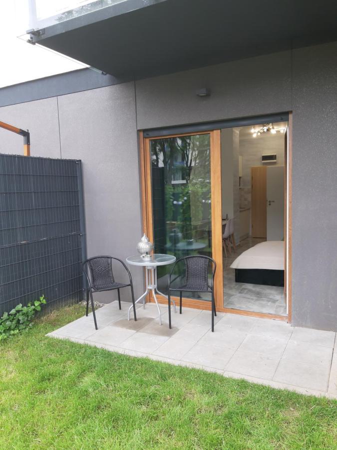 Na Grobli 20 Apartament Z Ogrodkiem Vratislav Exteriér fotografie